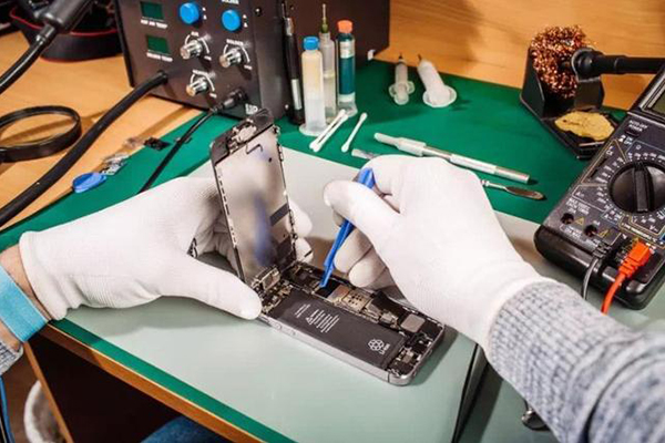 What tools are needed for mobile phone repair? 