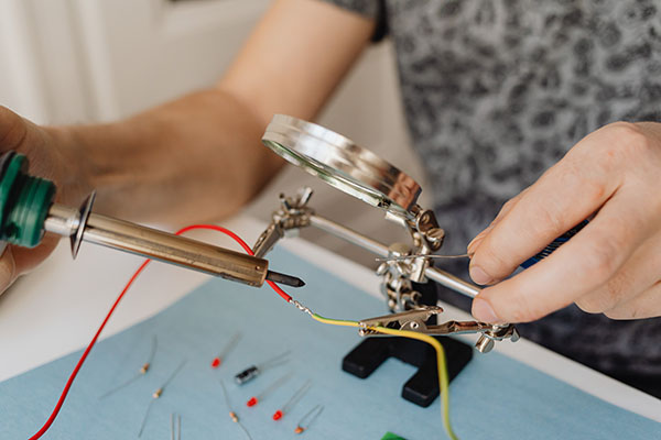 How to prevent soldering iron tip from oxidizing